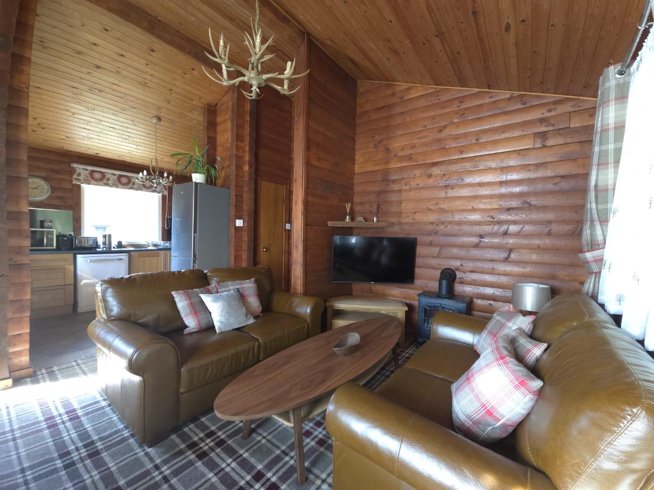 Wilderness Lodge: Idyllic Holiday Let in Dunoon | Stravaigin Lodges gallery image 3