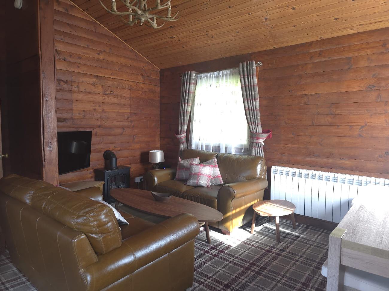 Wilderness Lodge: Idyllic Holiday Let in Dunoon | Stravaigin Lodges gallery image 4
