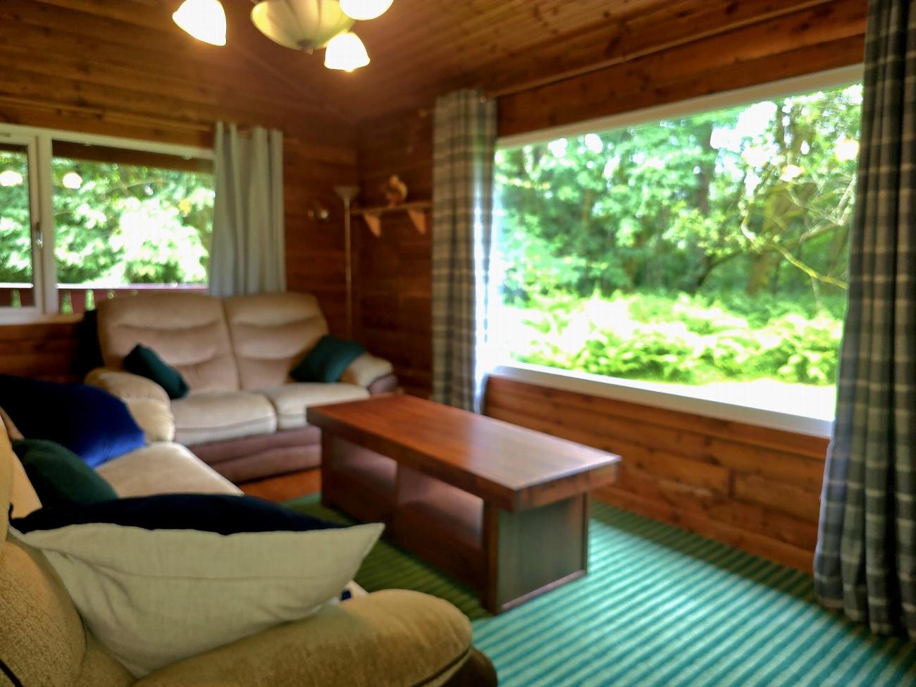 Red Squirrel Lodge - Self Catering in Dunoon | Stravaigin Lodges gallery image 4