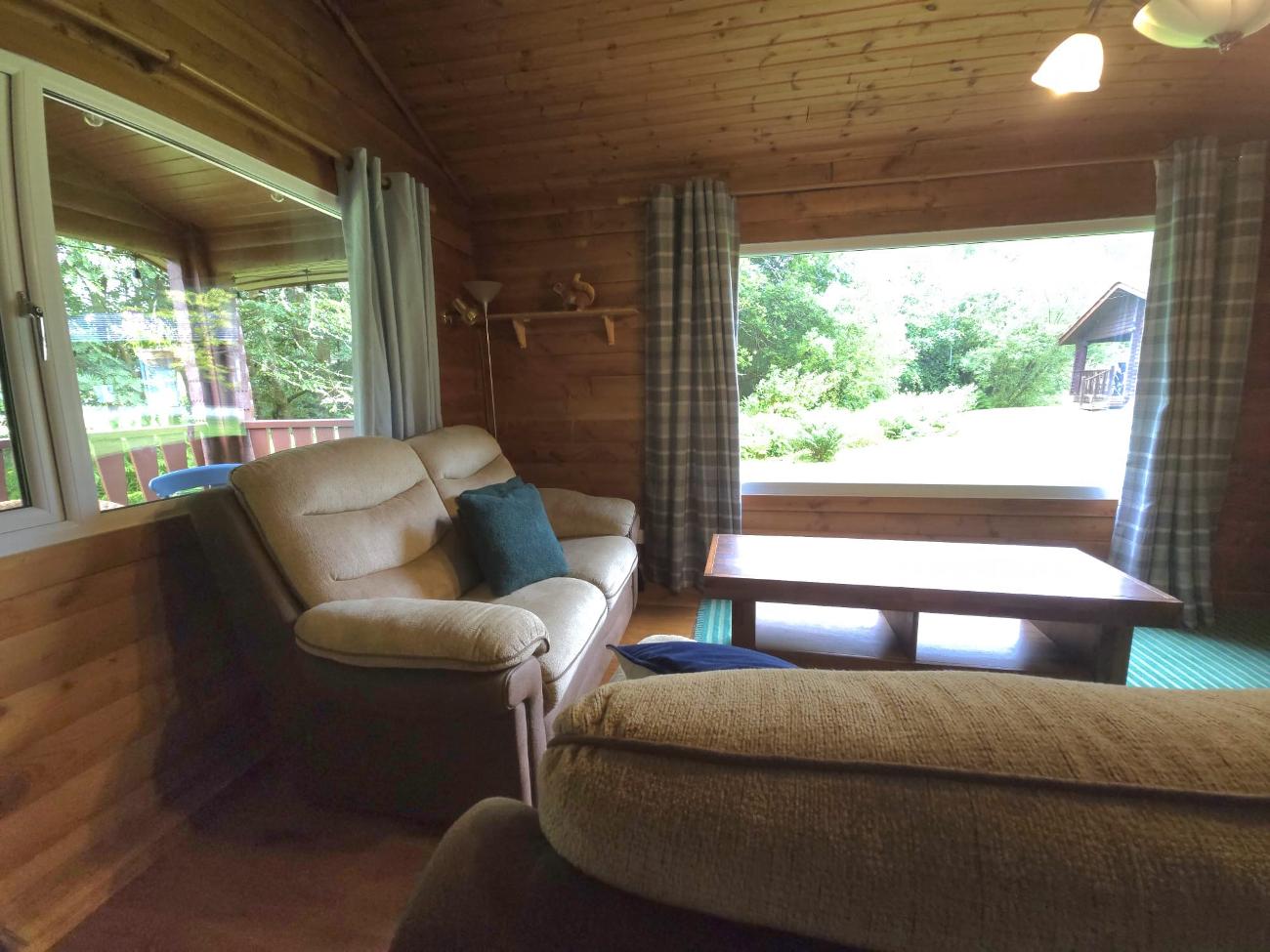 Red Squirrel Lodge - Self Catering in Dunoon | Stravaigin Lodges gallery image 6