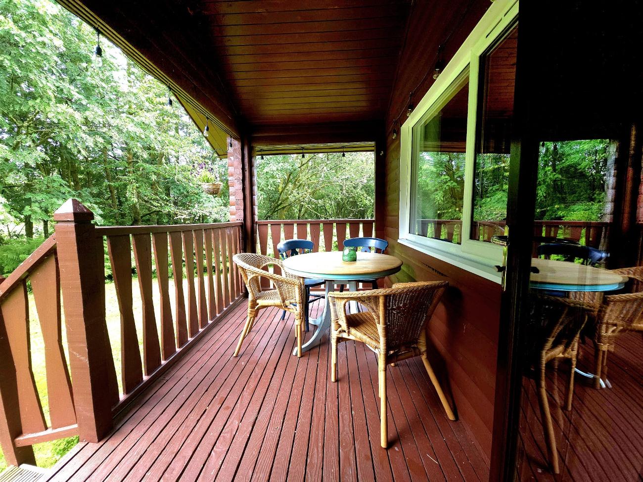 Red Squirrel Lodge - Self Catering in Dunoon | Stravaigin Lodges gallery image 3