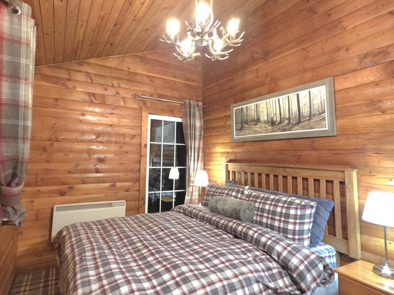 Wilderness Lodge: Idyllic Holiday Let in Dunoon | Stravaigin Lodges gallery image 6